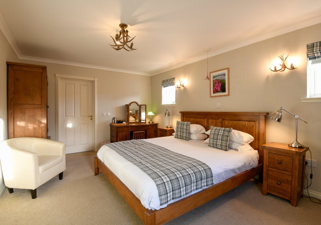 Group booking lodge in Thurso, the Milton Lodge luxury bedroom accommodation.