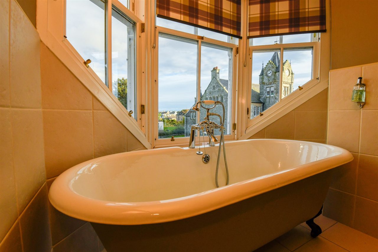 Ulbster Arms Hotel bath with a view